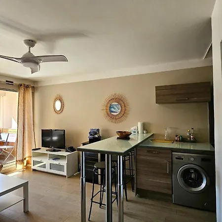 La Parenthese Hyeroise T3 Sur Le Port De Apartamento *