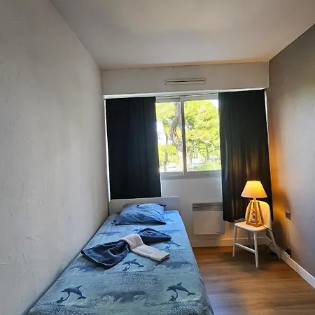 La Parenthese Hyeroise T3 Sur Le Port De